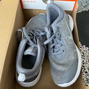 Nike women’s 6.5
